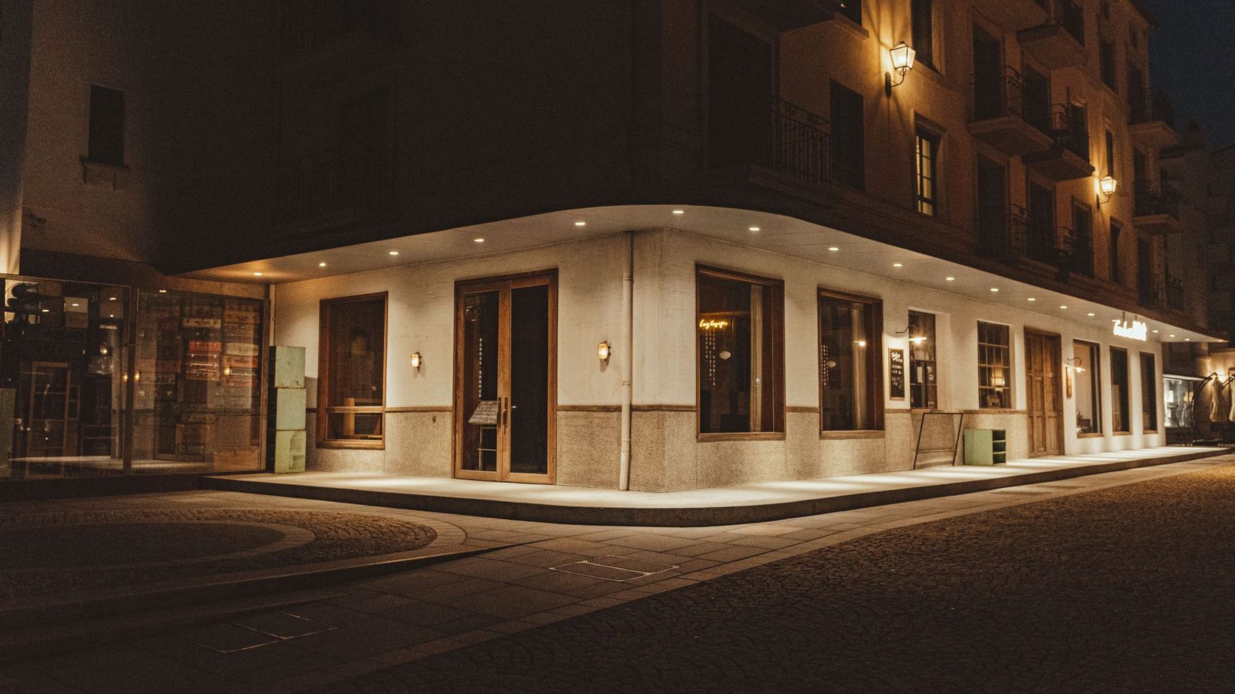 The entrance to Wintercape on Cambridge Terrace in the evening
